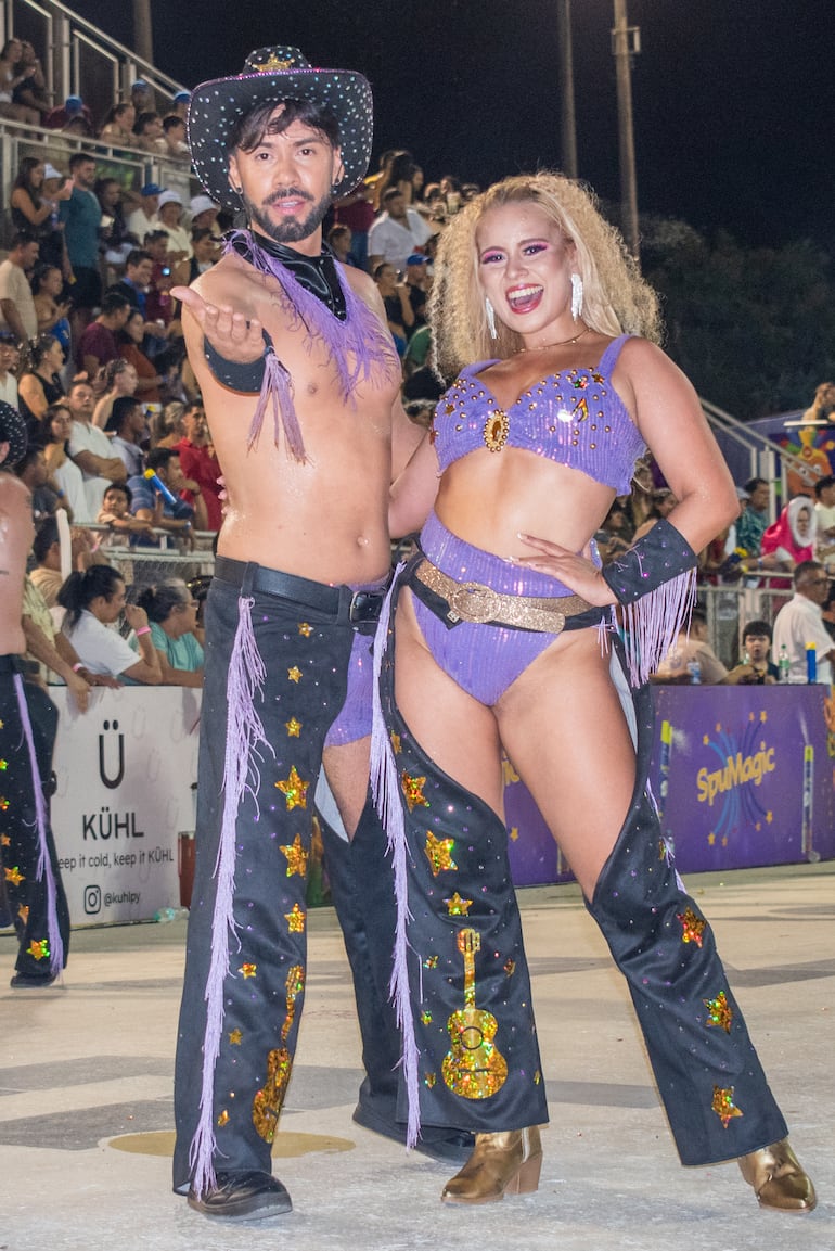 Marcos Candia y Mica Dias, de la Comisión de Cierre del Club San Juan.