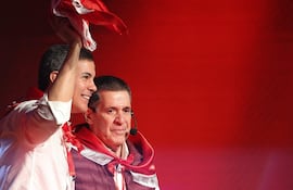 Julio, 2026. El presidente Santiago Peña (i) y el presidente de la Asociación Nacional Republicana Partido Colorado, Horacio Cartes, durante la presentación oficial de candidatos de la Lista 1 del Partido Colorado