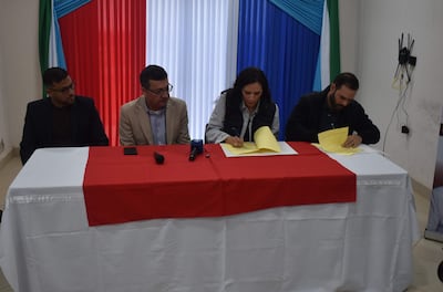 La ministra Claudia Centurión firma contrato para el nuevo hospital general de la zona sur de San Pedro en un acto realizado en Santaní.