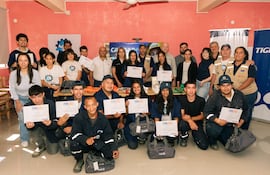 Los flamantes 25 egresados de la primera edición del programa “Formando Expertos Tigre”.