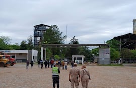 Cañeros llegan a la planta de Petropar en Mauricio José Troche.