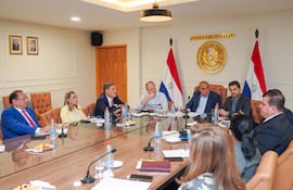 Reunión convocada por la presidencia del Congreso para tratar modificaciones a proyecto de reforma de la Caja Fiscal