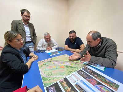 En la última reunión, representantes de la Municipalidad de Hernandarias y la Itaipú Binacional ultimando detalles del proyecto.
