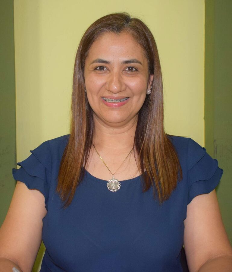 La vicepresidenta de la Junta Municipal, Rosa Ramos, presenta su precandidatura a la Intendencia de Carapeguá.