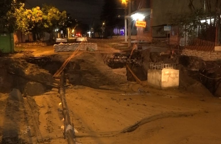 Obras inconclusas de Nenecho son un peligro para el tránsito.