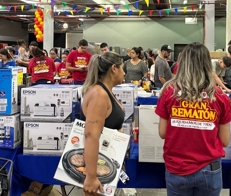 El Centro de Convenciones Mariscal se convierte en el paraíso del ahorro.