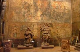 Museo Capilla de Loreto, una mezcla de religiosidad y arte. La comunidad santarroseña distante a 257 km de Asunción por Ruta Nacional PY01 “Mariscal Francisco Solano López” asocia el arte y la naturaleza, así como opciones para hospedarse y disfrutar lo mejor de su gastronomía.