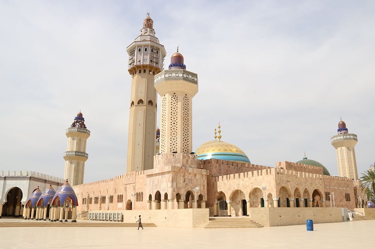 Vista general de la Gran Mezquita de Touba, uno de los principales símbolos religiosos de Senegal.