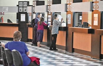 La recaudación tributaria y el pago de salarios a los empleados públicos es un reflejo clave de la dinámica fiscal de un país.