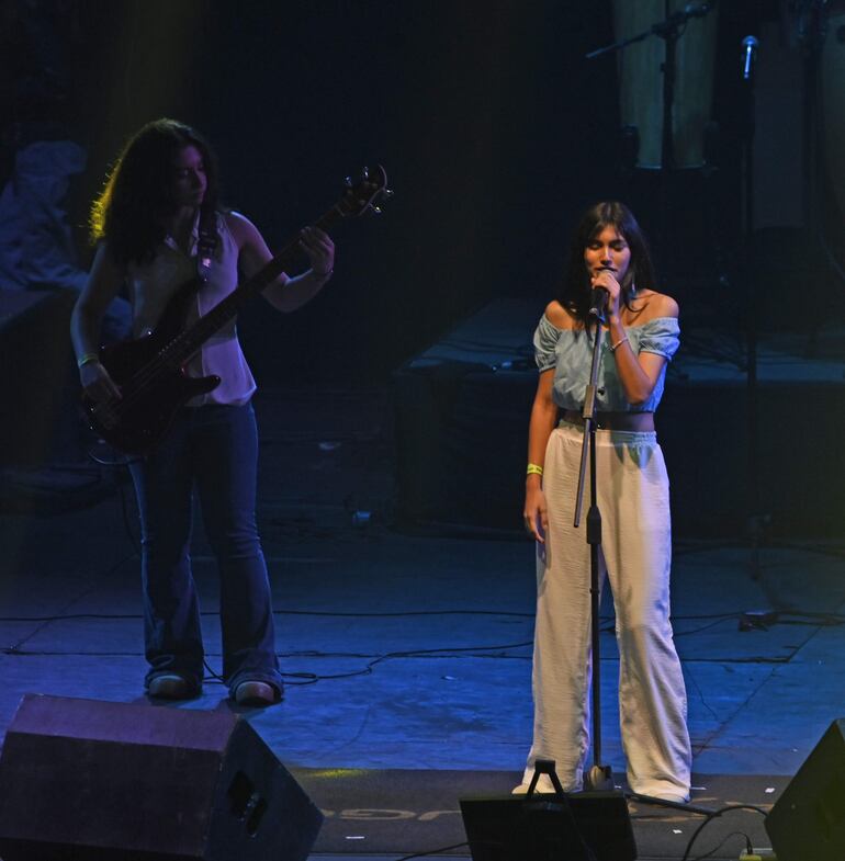 El grupo Night Flight también se presentó en la apertura del concierto.