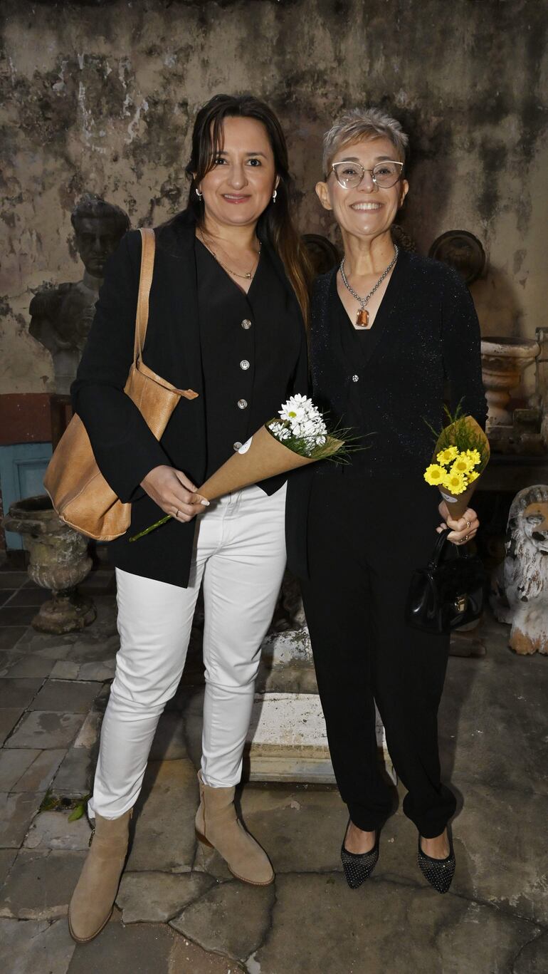 Flavia Santillán y Mónica Corbeiras.