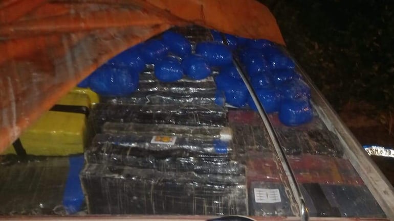 Operación Umbral: incautan en Saltos del Guairá la que sería la mayor carga de marihuana prensada.