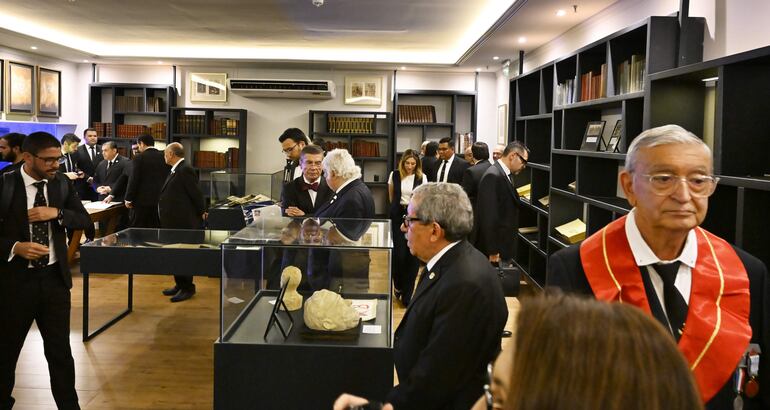 El nuevo espacio cultural funciona en el primer piso del edificio, donde se encuentra un museo temático acompañado de una biblioteca especializada que reúne valiosos documentos históricos y patrimoniales.