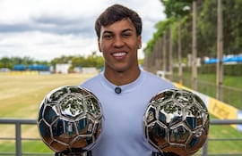 El goleador Kaio Jorge renovó su vínculo con el Cruzeiro, en el que tendrá ingresos mejorados.