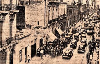 Foto del diario argentino La Nación del día en que detuvieron a Severino Di Giovanni; la flecha muestra el lugar del tiroteo (Archivo de La Nación)