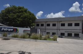 Los directivos de Petropar siguen escondidos para no brindar explicaciones públicas sobre la novena prórroga otorgada a la firma catarí.