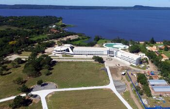 Fachada del Centro de Rehabilitación de adultos mayores, ubicado en la ciudad de San Bernardino.