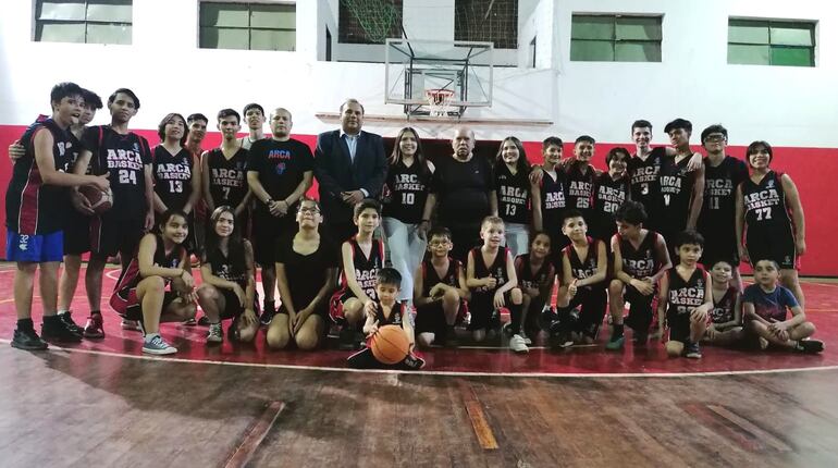 La Escuela de Arca Basket reinicia las actividades en el polideportivo de las Fuerzas Armadas, desde el viernes.
