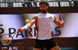 El italiano Andrea Pellegrino (29 años), poco conocido en el circuito ATP, desafía al líder del ránking mundial, su compatriota Jannik Sinner.