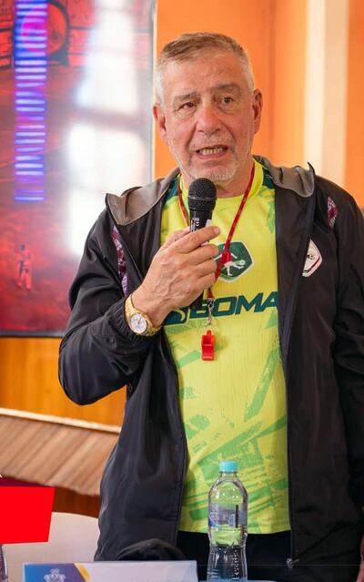 Éver Hugo Almeida Almada,  nacido en la ciudad uruguaya de Salto el 1 de julio de 1948.