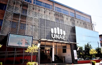 Fachada de UNAE.
