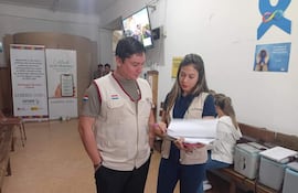 El primer día de la campaña de vacunación contra la influenza casa por casa.