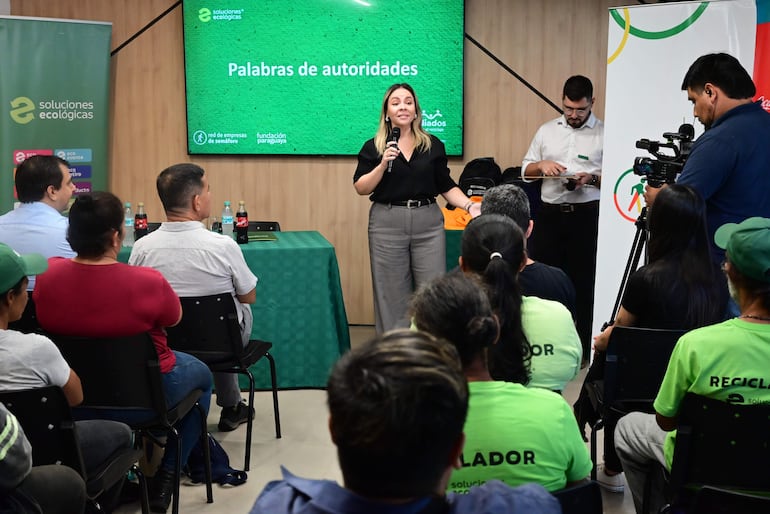 Tania Peña, Gerente de Asuntos Públicos, Comunicaciones y Sustentabilidad de Coca-Cola Paresa, destacó la labor de los recicladores dentro de la economía circular.