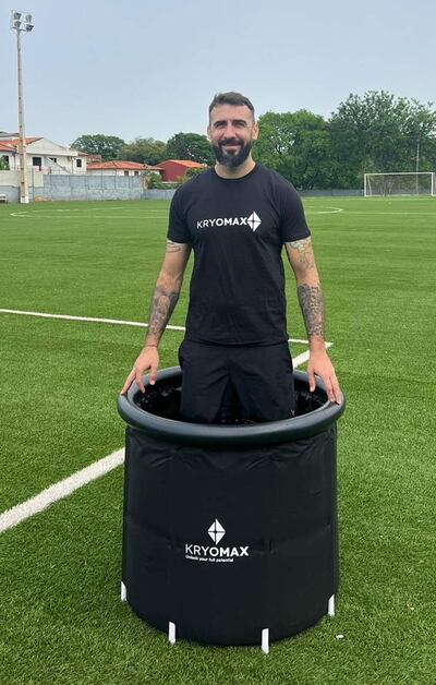 Lucas Pratto, en la sofisticada cápsula para baños de hielo que reemplaza al “tambor” .
