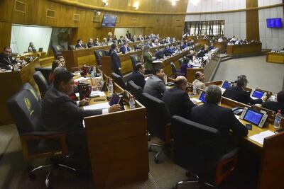 La bancada cartista se retiró ayer dejando sin quorum la sesión, evitando tratar proyectos de ley relacionados a corrupción.