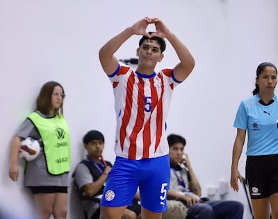 Robert Gamarra festeja su gol, en la derrota contra los chilenos.