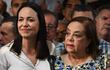 La líder opositora venezolana María Corina Machado (a la izquierda) y la candidata Corina Yoris.