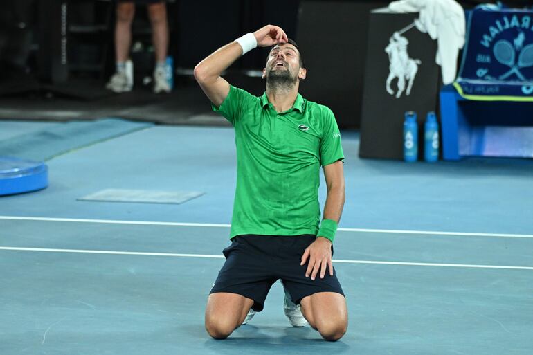 El serbio Novak Djokovic podría conseguir su título número 11 del Abierto de Australia y el 25 de Grand Slam si vence el domingo a Carlos Alcaraz.