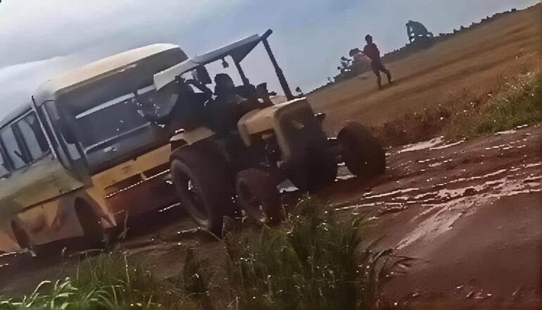 Pobladores piden mejora integral de caminos en Jesús de Tavarangüé