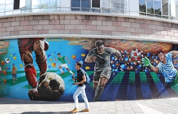 Mural de fútbol en Ciudad de México, México, sede del Mundial 2026.
