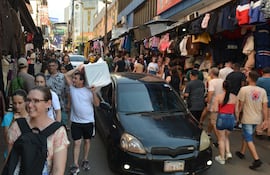 Un intenso movimiento comercial se registra en Ciudad del Este.