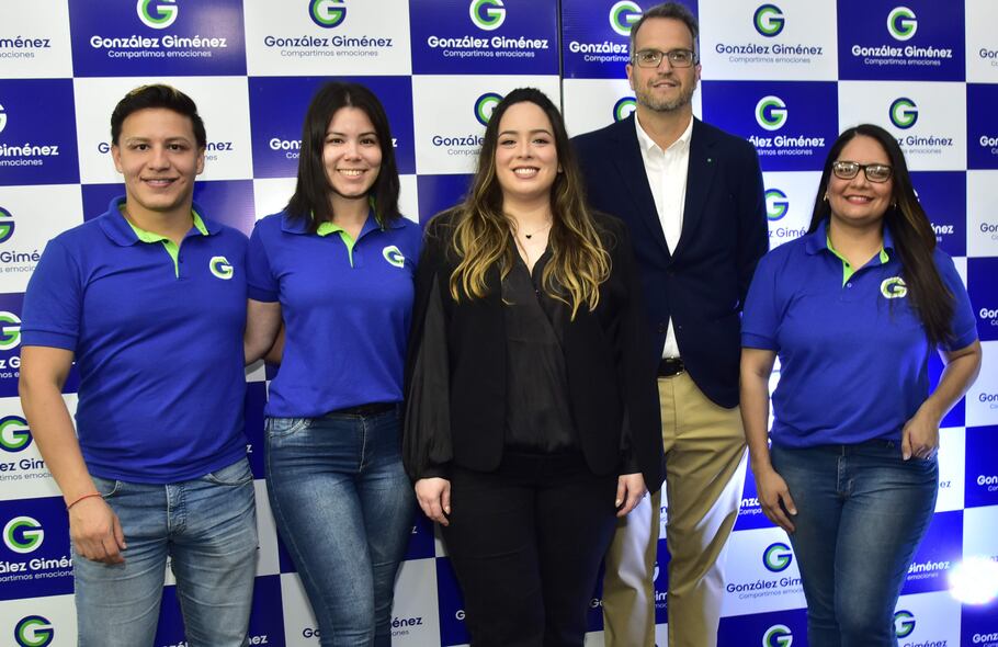 Rodrigo Céspedes, Emilce Guerrero, Laura González Sarubbi, Alexandre Granotier y Liz López.