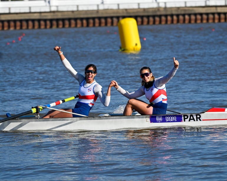 Nicole Martínez y Alejandra Alonso abrieron la jornada con medalla de plata.