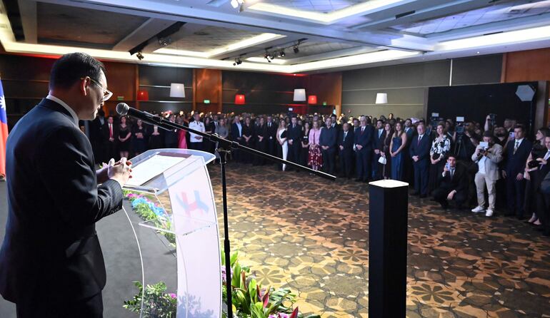La celebración sirvió para reafirmar los fuertes lazos de amistad y cooperación entre ambas naciones.