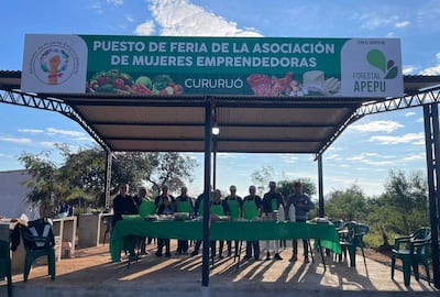 Las mujeres organizadas se dedican a la venta de todo tipo de productos agricolas y carne de animales menores