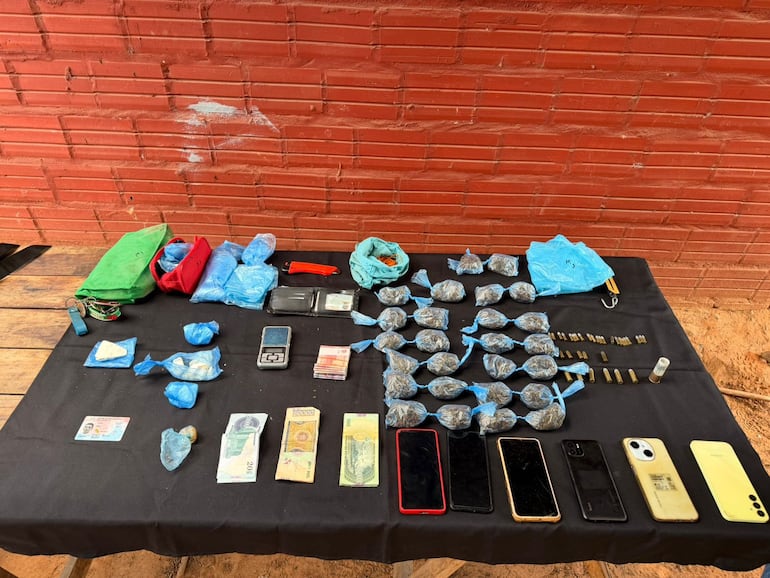 Evidencias incautadas durante el procedimiento.