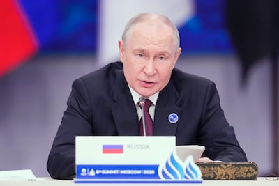 Rusia está interesada en continuar la cooperación energética con Venezuela y mantiene consultas, al respecto, con Caracas y “terceros países”, aseveró este martes el presidente ruso, Vladímir Putin