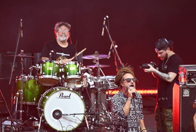 Nonpalidece desplegó su identidad reggae.