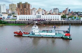 La draga DRM-5 Paraguay fue donada por el Gobierno japonés mediante la Agencia de Cooperación Internacional del Japón (JICA).