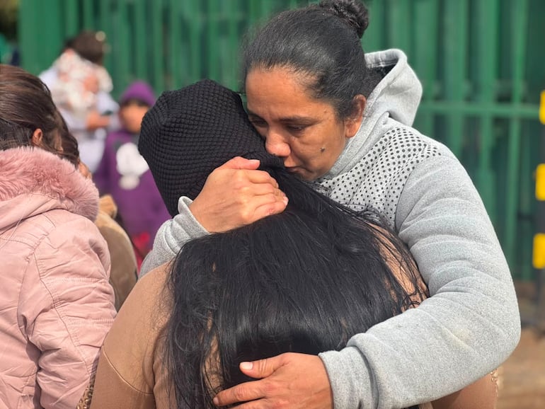 Explosión en el río Paraguay: familiares de trabajadores esperan información - Policiales