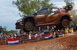 Los franceses Sébastien Ogier y Vincent Landais, del equipo Toyota Gazoo Racing, fueron los primeros vencedores del WRC Rally de Paraguay, en 2025.