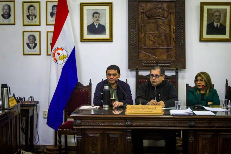 Corte administrativo expone millonario déficit y presuntas irregularidades en la Municipalidad de Villarrica.