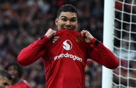 Casemiro, en el último partido del Manchester United contra el Manchester City. (AFP).