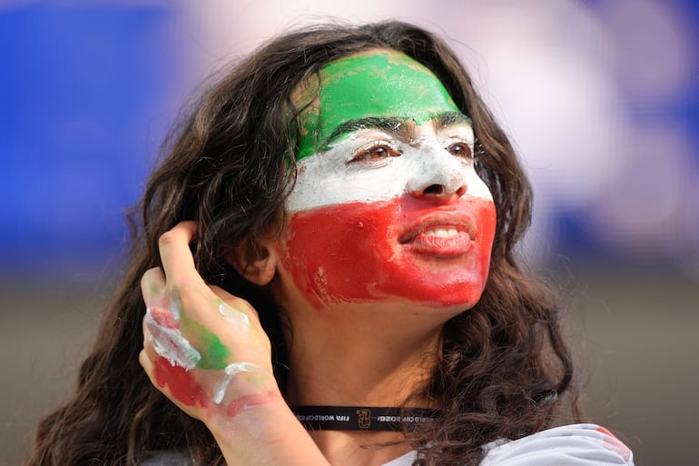 Una aficionada de Irán durante el partido contra Nueva Zelanda. El colorido del Mundial 2026.