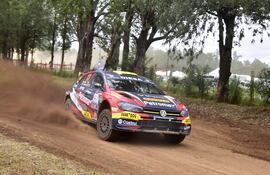 Gran desempeño ayer de Gustavo Saba y Jorge González, a los mandos del Volkswagen Polo GTI R5, para sobresalir en Capiatá.