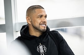 Richard Ortiz, jugador de Olimpia, previo al viaje a Santiago de Chile para el debut en la Copa Sudamericana 2026.